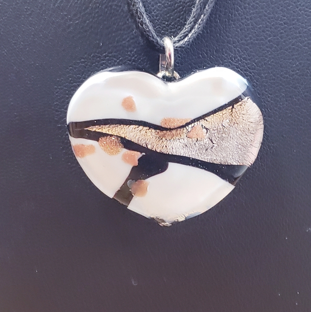Elegant Glass Heart Pendant Necklace